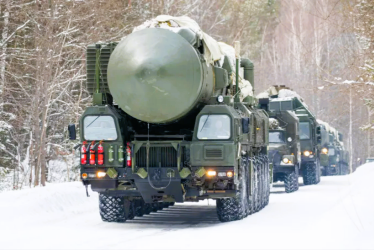 Russlands bringt seine gefährlichste Atombombe in Stellung - 12x so stark wie die Hiroshimabombe!
