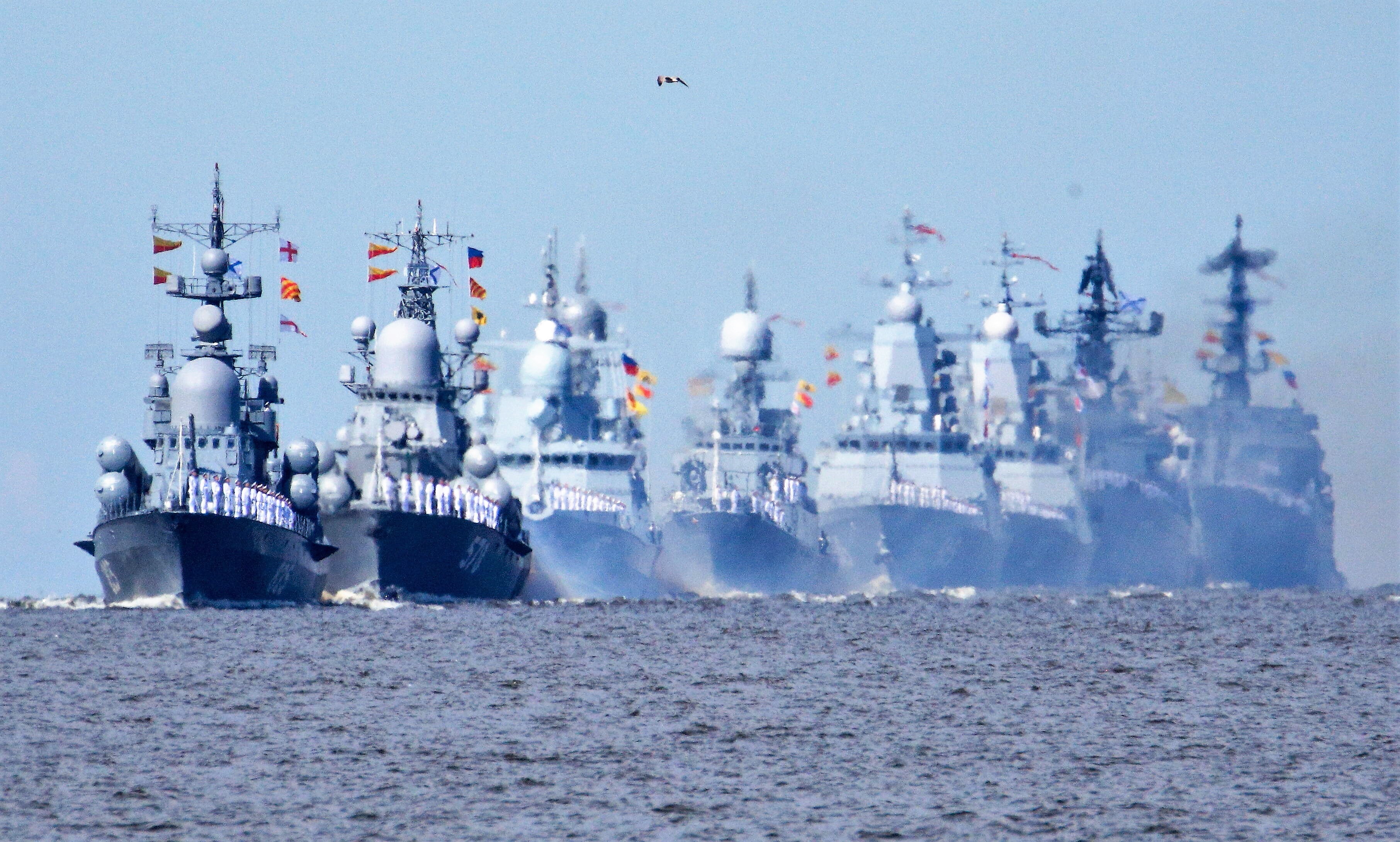 10 russische Kriegsschiffe  ausgelaufen! Plant Putin einen neuen Schlag?