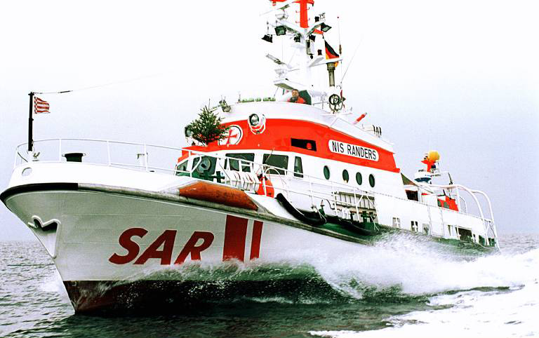 Notfall in der Nordsee! Frachter treibt im Orkan auf Helgoland zu - Notschlepper ausgelaufen um eine Katastrophe zu verhindern!
