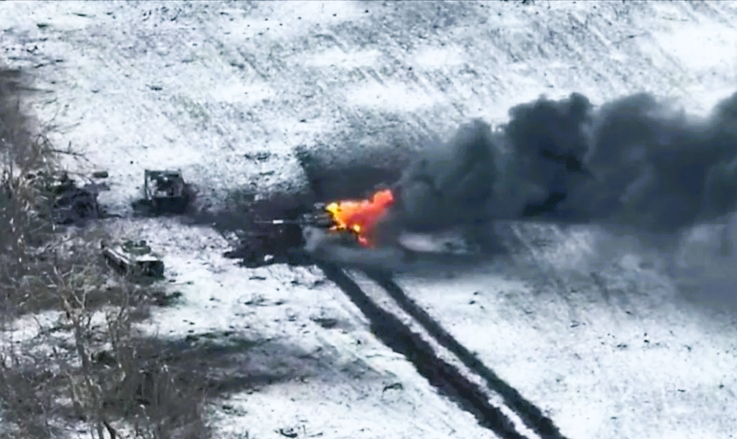 [Video]▶️ Angriff der Russen endet in Desaster! Infanterie flieht, Panzer brennen - Ukraine schlägt die Russen in die Flucht!