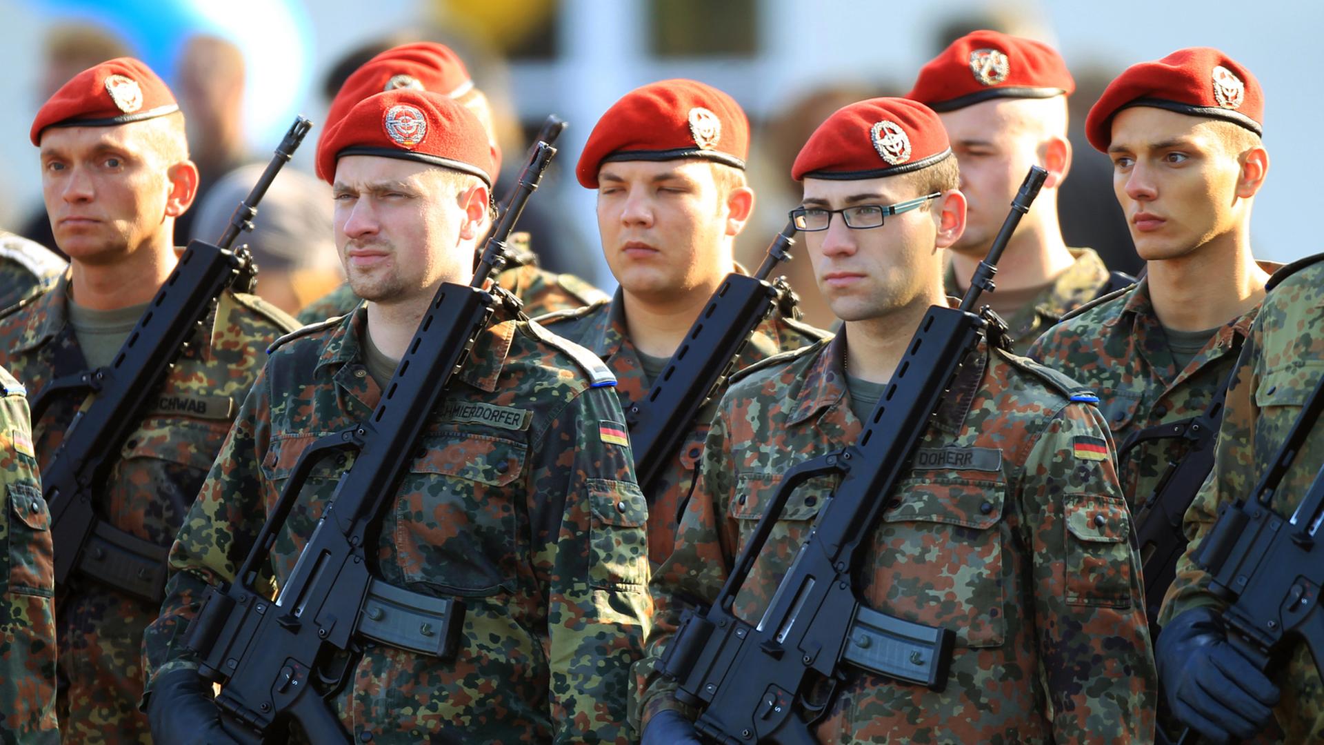 Deutschland schickt 1000 Soldaten an die NATO-Ostflanke! Angst vor Überfall durch Putin!