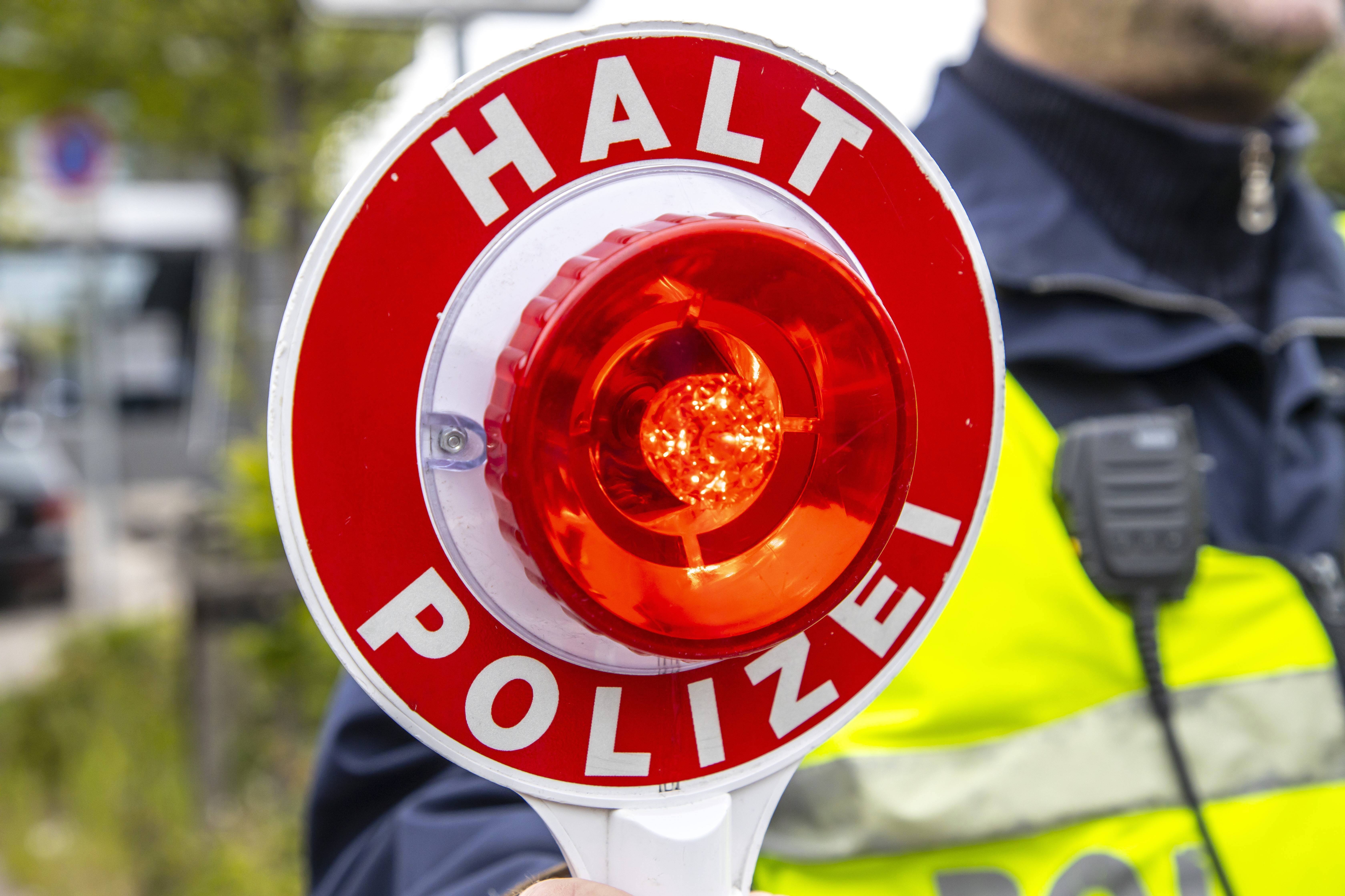 Mitten in Deutschland - Fußballtrainer von 41 Männern brutal verprügelt