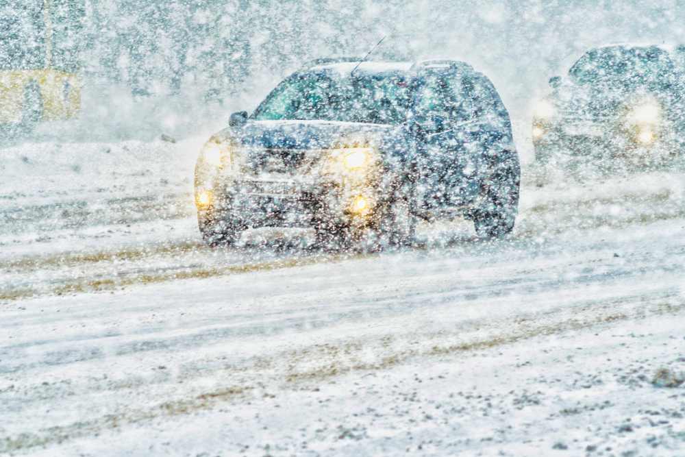 Tödlicher Glätte-Unfall auf der Autobahn - Ersthelfer auf spiegelglatter Fahrbahn von PKW erfasst