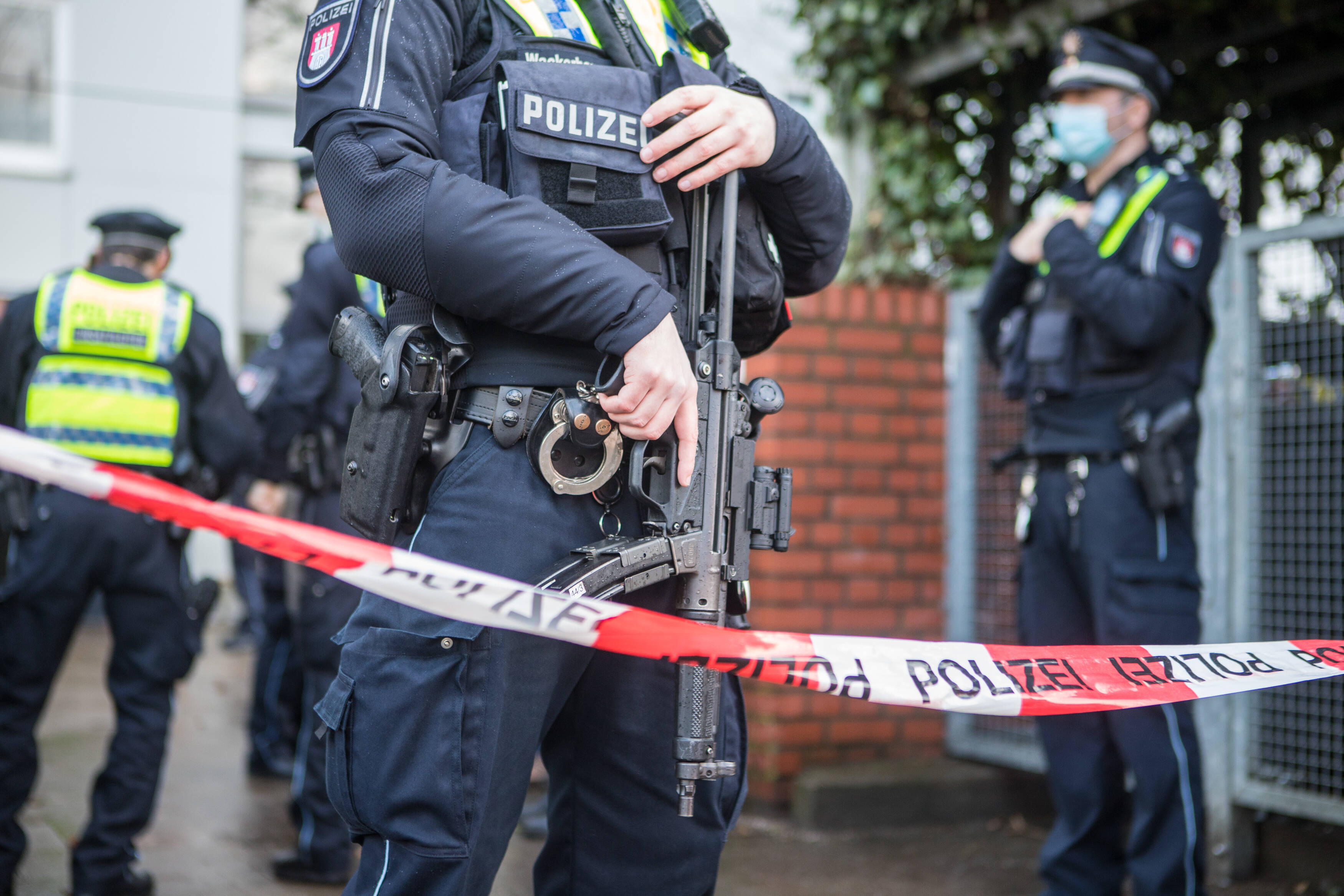 Schüsse in Hamburg! SEK-Stürmt Wohnung - Anwohner melden Schusswechsel