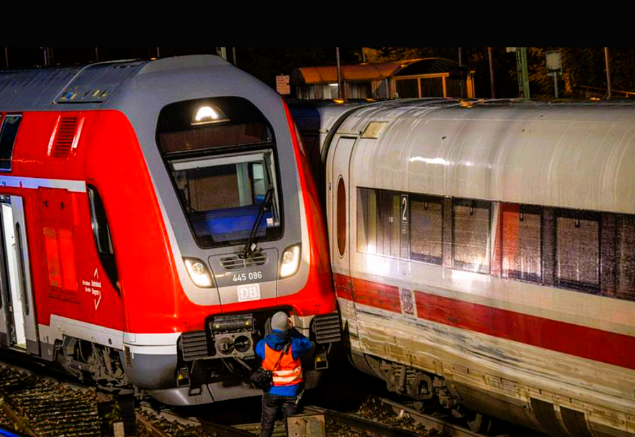 Deutschland: Schockierendes Zugunglück - Rettungsaktion und Ermittlungen in vollem Gange: Tote und zahlreiche Verletzte!