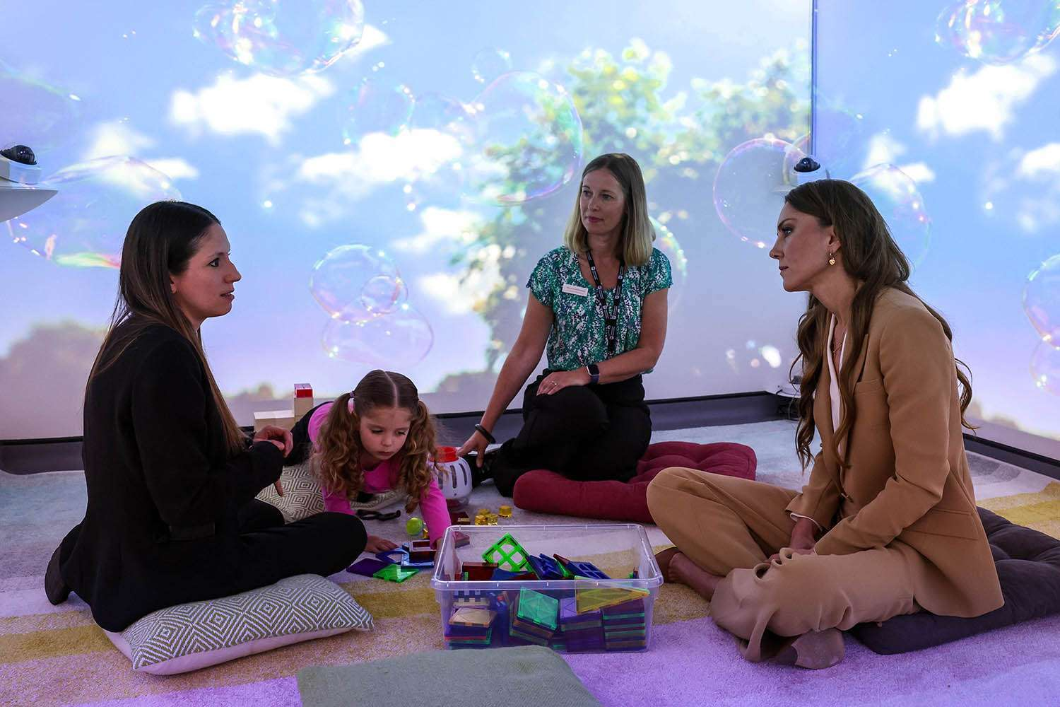 Kate Middleton’s Hands-On Lab Visit Stuns Researchers — Her Big Move for Early Childhood
