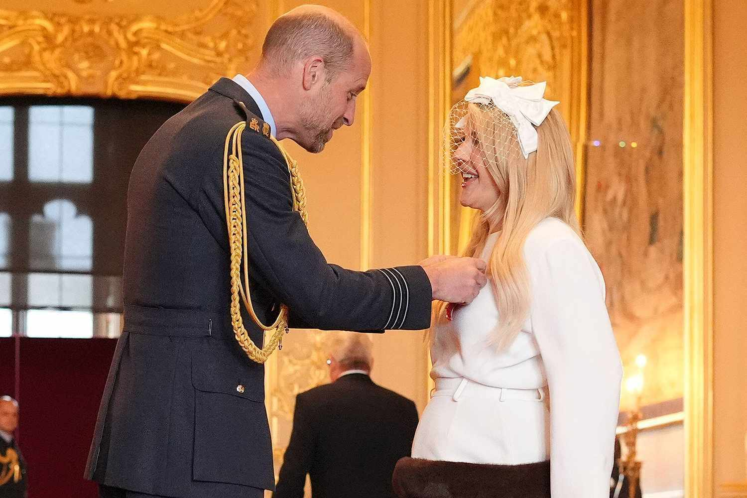 Ellie Goulding Receives MBE from Prince William in Heartfelt Windsor Ceremony