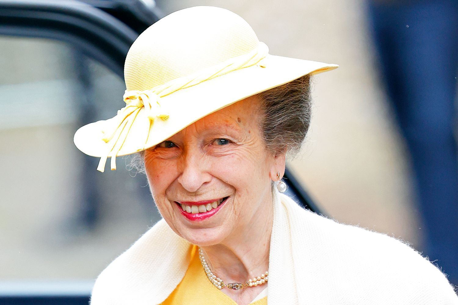 Princess Anne Rewears 45-Year-Old Yellow Hat at Son Peter’s Wedding — A Charming Throwback