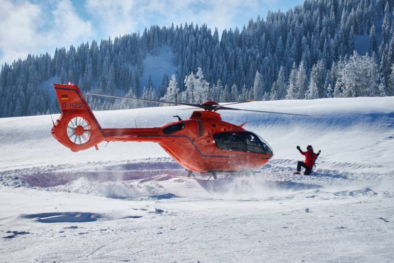 Deutsche Ski-Urlauberin wird von Pistenwalze überfahren! Tödlicher Unfall im Skiurlaub!