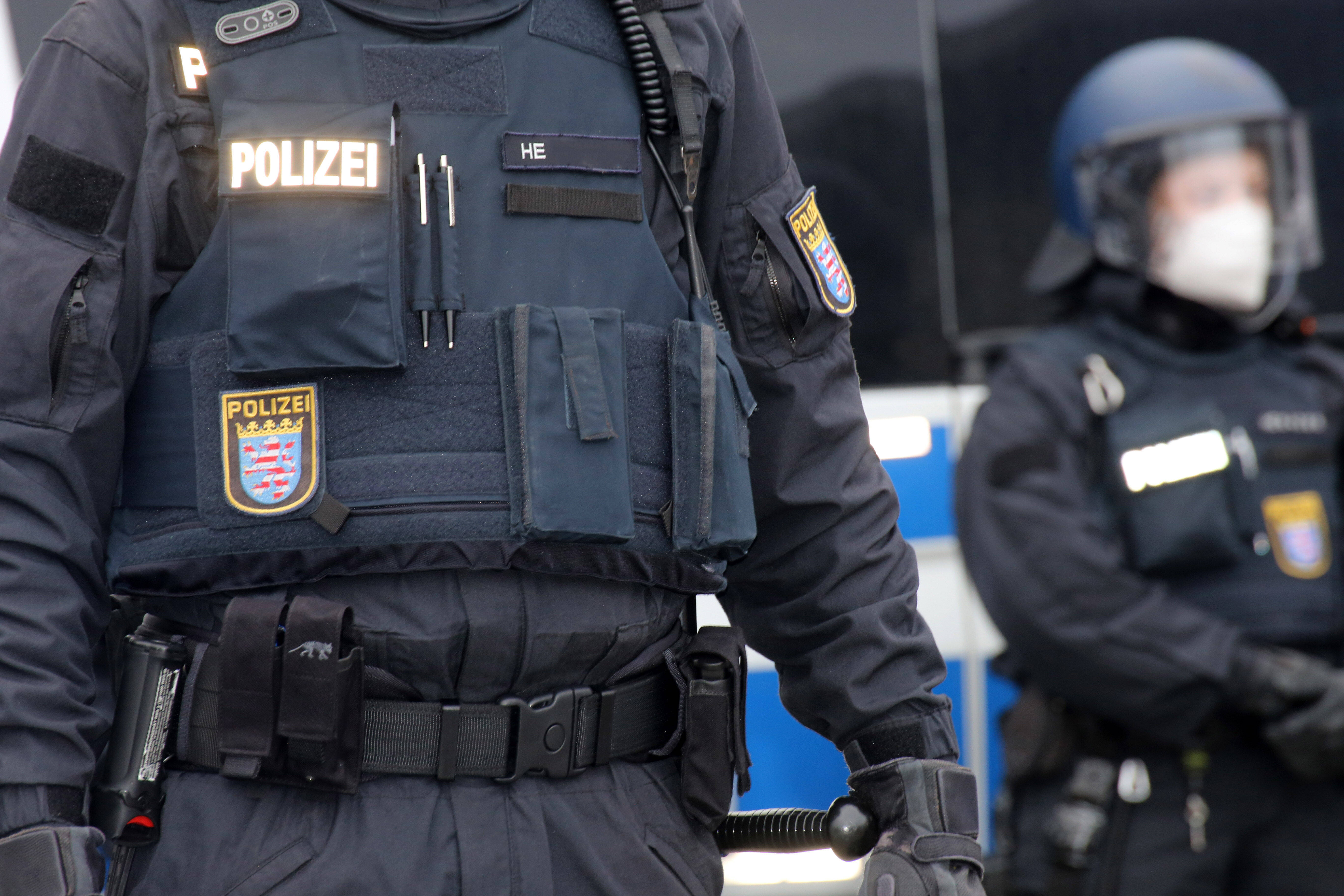 Terroranschlag in NRW! Angriff mit Giftstoffen geplant - SEK greift in Schutzanzügen zu! 