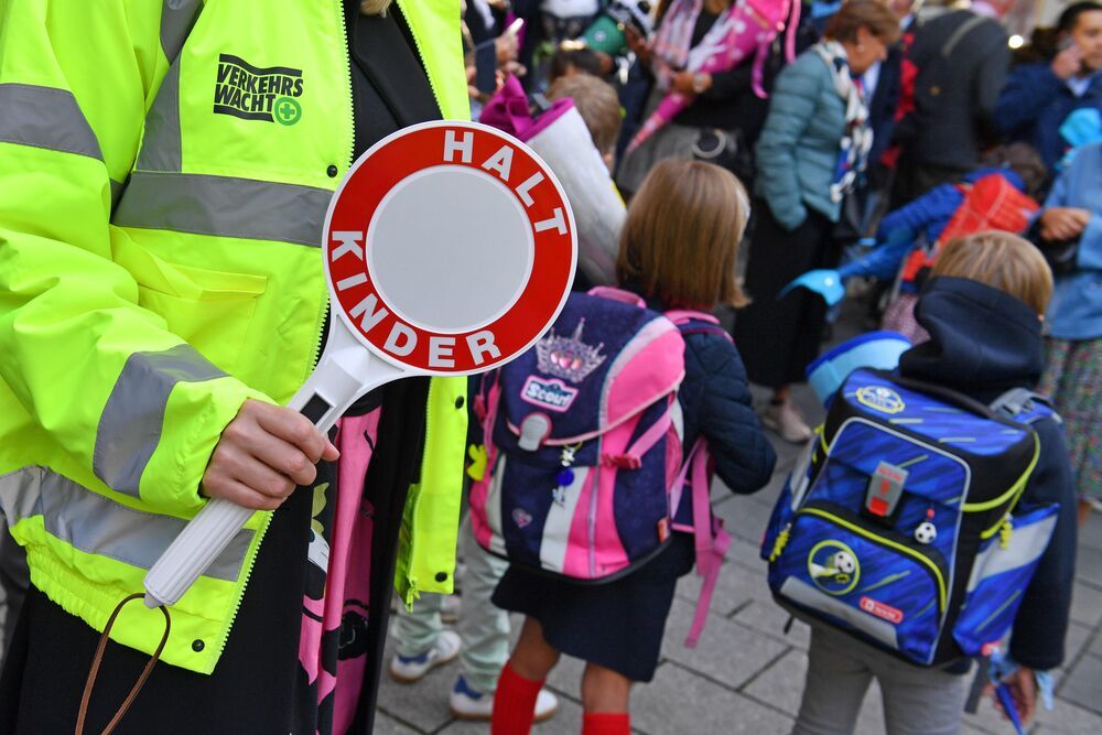 Lehrermangel - nur noch 4-Tage Schule die Woche! Erste Schulen machen ernst!