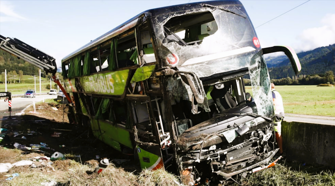 Schweres Flixbus-Unglück! Es gibt Tote und Verletze! Menschen im Bus gefangen!