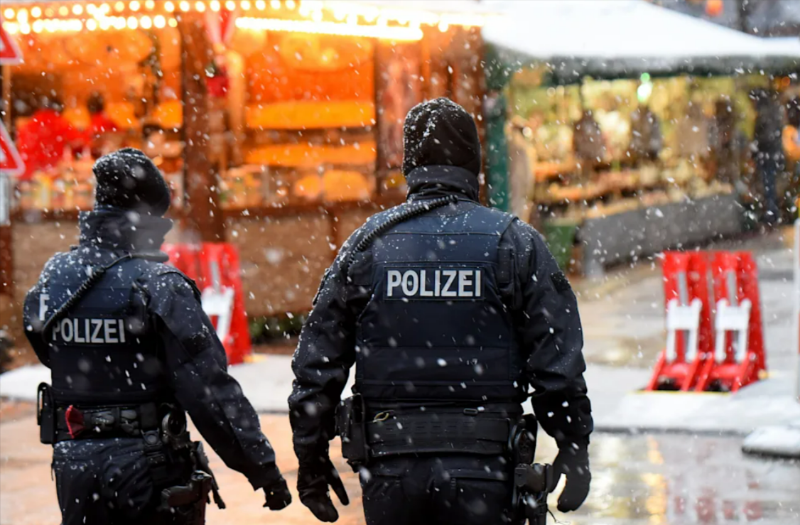 Polizei erschießt Messerangreifer in Köln! Messer-Mann nach Angriff auf eine Frau von Polizisten niedergeschossen