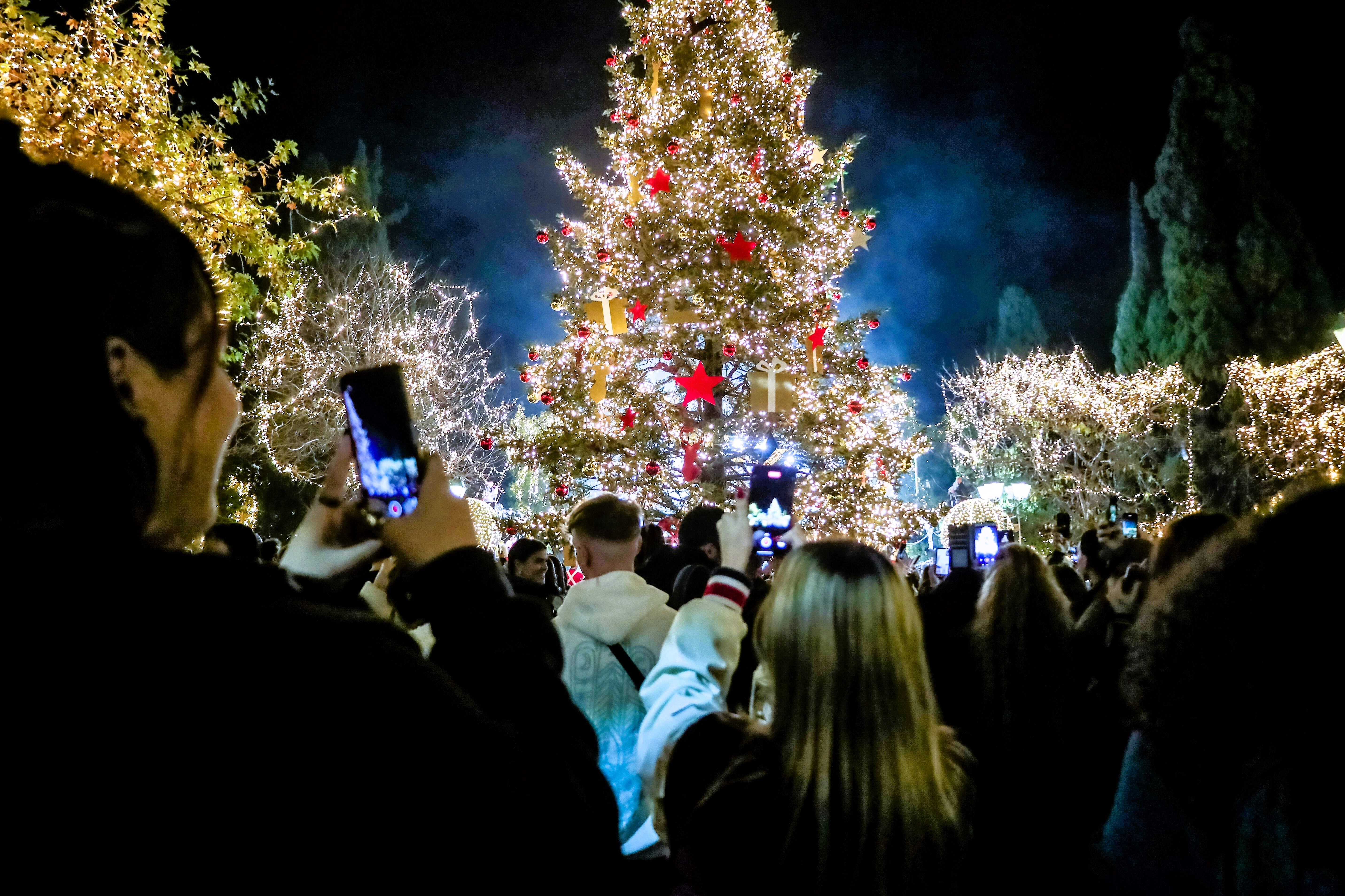 Amokalarm! Angriff auf Adventsfeier - Mindestens zwölf Tote! Angreifer eröffnen einfach das Feuer