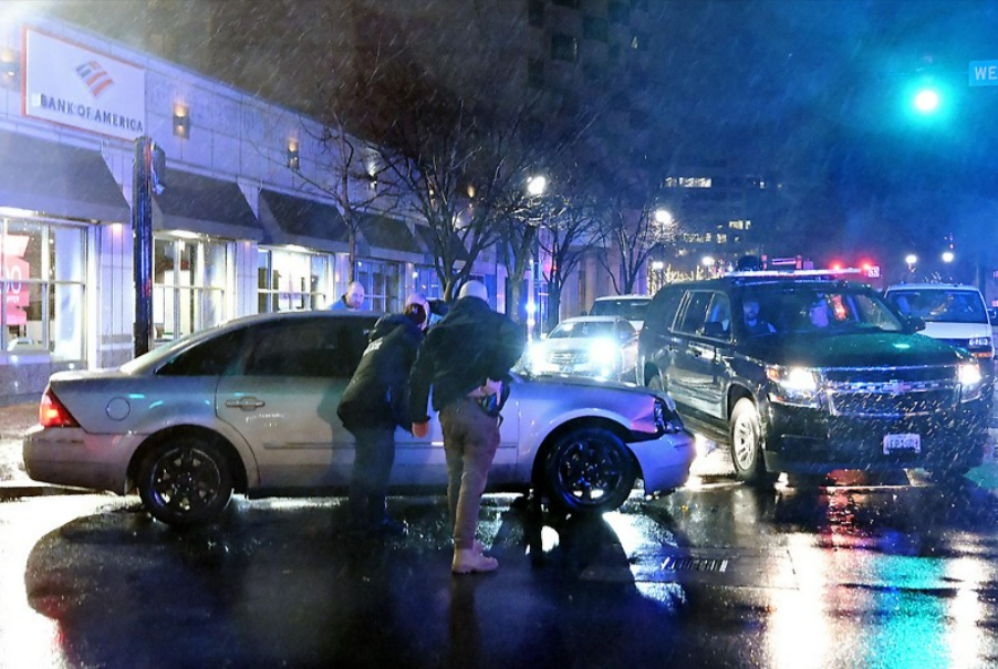 Eilmeldung! Auto rast in Präsident Bidens Auto-Kolonne! Biden und Frau im Wagen!