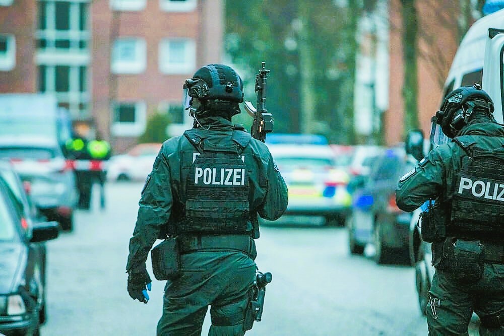 Erneuter Terror-Alarm in Köln! Dom wird von Polizisten geschützt - Islamist soll selbst im Dom gewesen sein