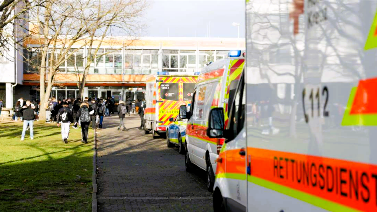 Eilmeldung! Mord im Gymnasium in St. Leon-Rot! Schüler tötet Freundin und flüchtet!