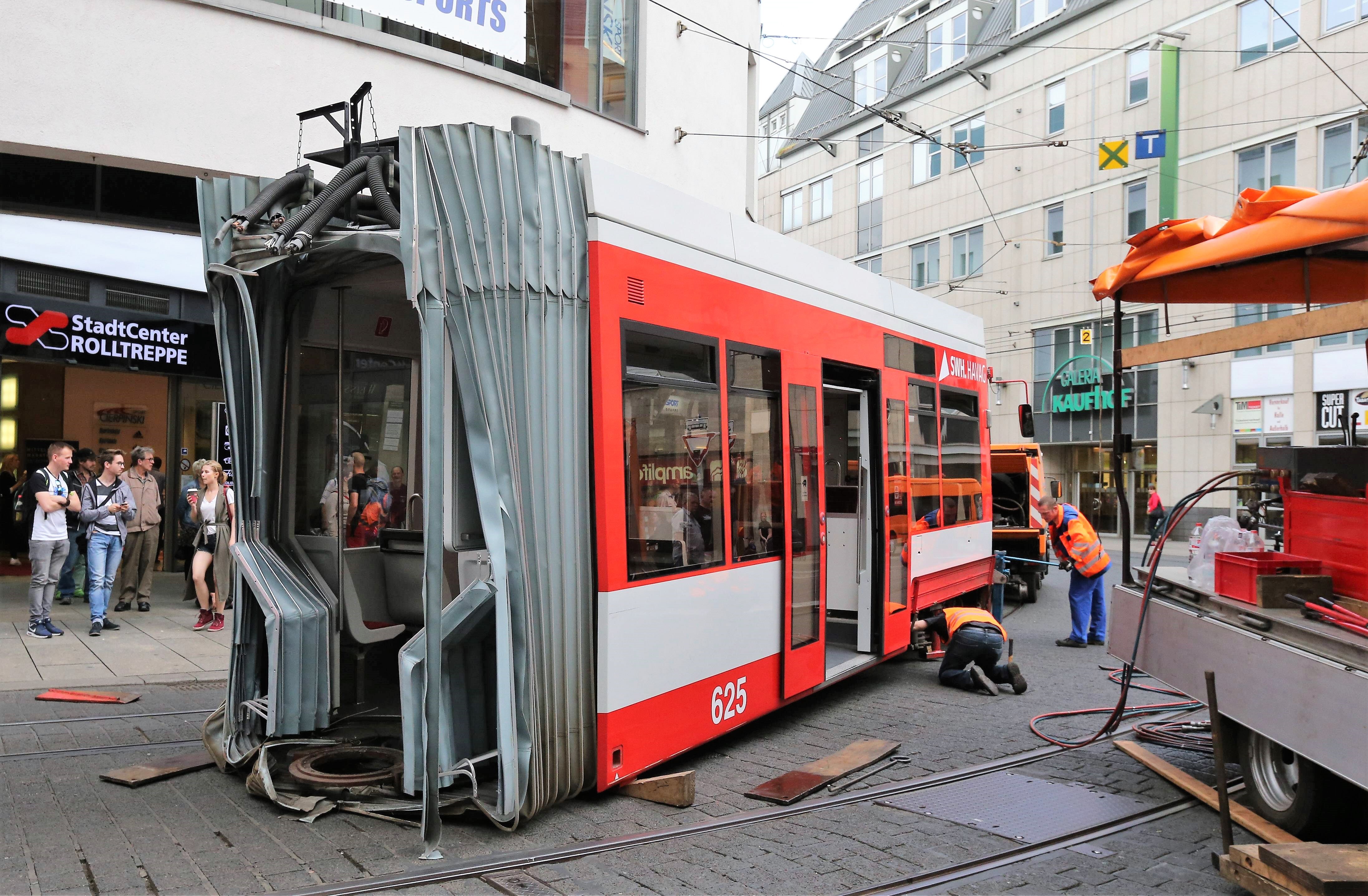Junge (7) von Straßenbahn überfahren und getötet1 Tödlicher Unfall gemeldet